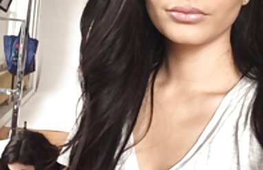 نمایش تصاویرسکسی درحمام اسکایپ بسیار هیجان زده.