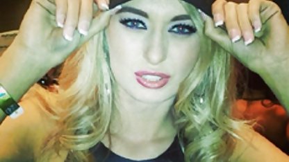 پرنعمت عکس های سکسی نیکی بنز - سرگرمی مبهم Mc4