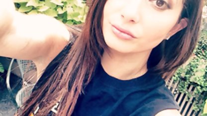 دختر لاغر تایلندی برای استماع شغلی بیدمشک می دهد عکس های sexy